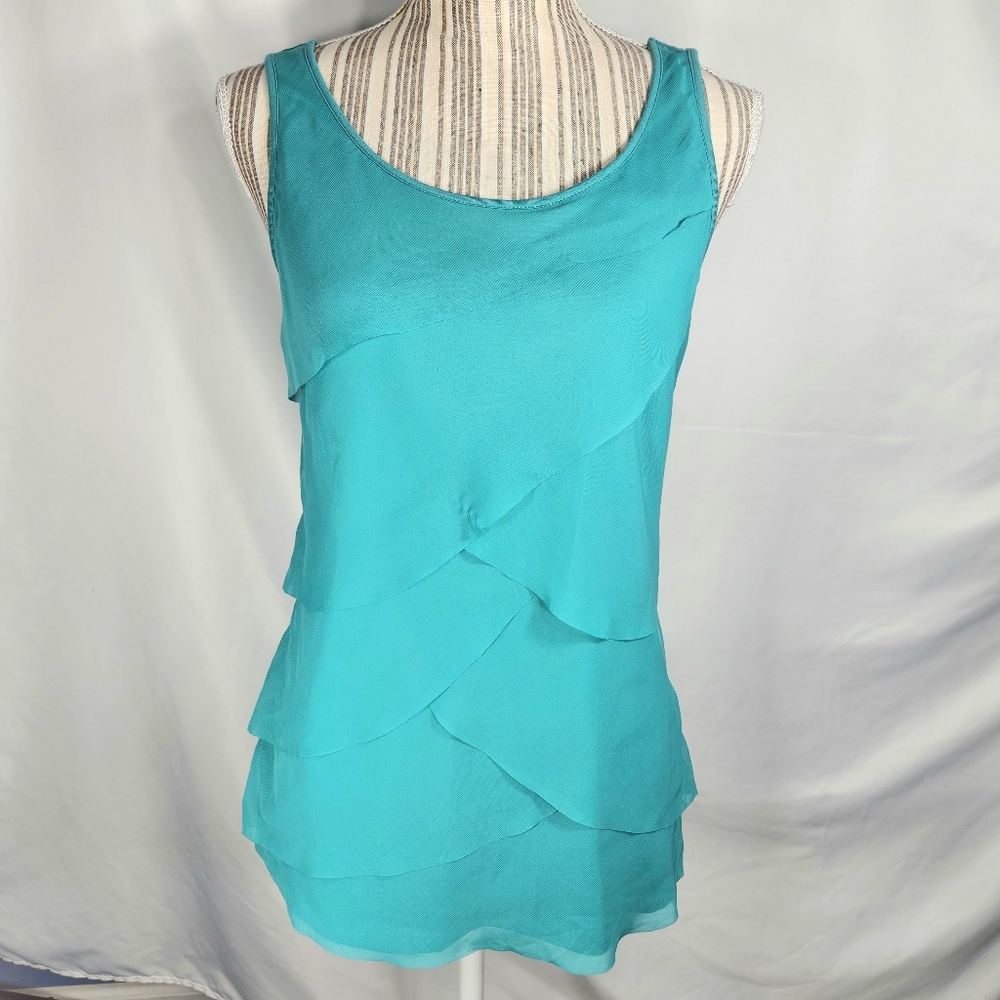 Ann Taylor Loft Green Asymmetrical Tiered Front Sleeveless Top Size Small